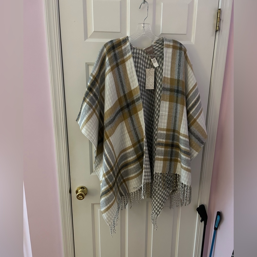 Chico’s One size Ruana - Picture 2 of 2